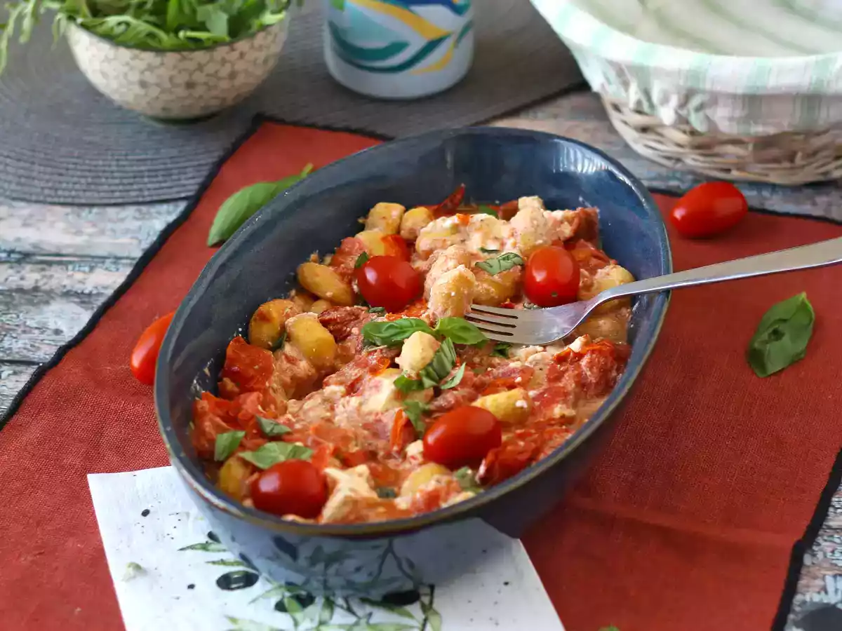 Baked Feta Gnocchi im Airfryer, das superschnelle Gericht mit Kirschtomaten und Feta! - foto 4
