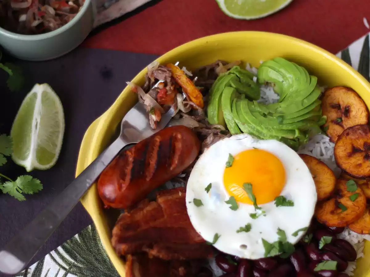Bandeja Paisa: un plato lleno de color, sabor y tradición - foto 4