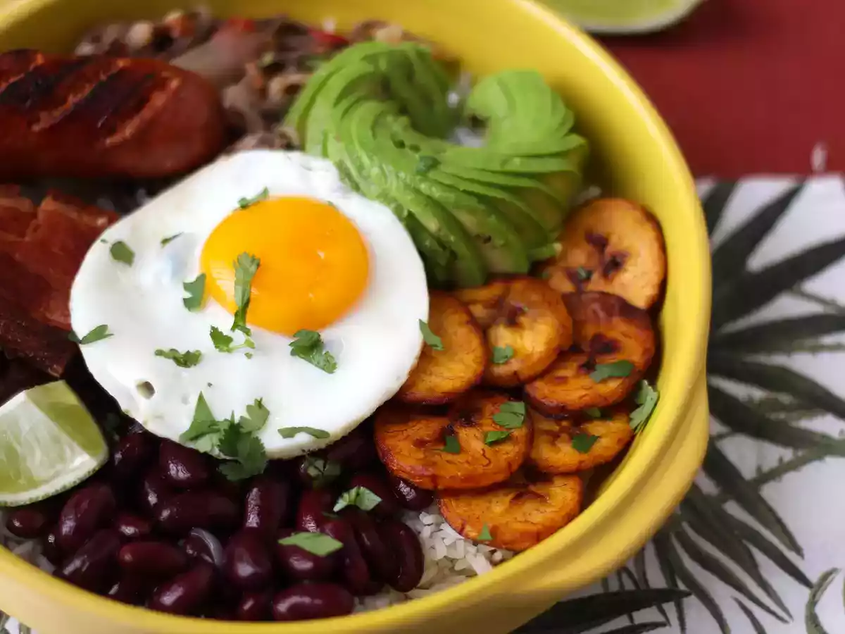Bandeja Paisa: un plato lleno de color, sabor y tradición - foto 5