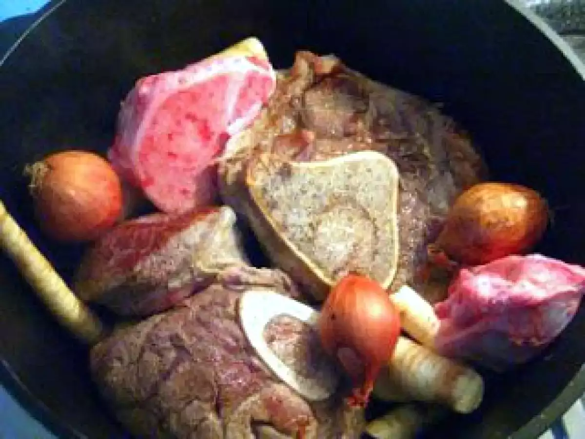 Bei Krankheit Rindfleischsuppe mit Gemüse