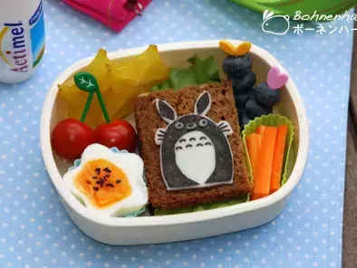 Bento #27: Totoro on Multi-Grain Bread Sandwich