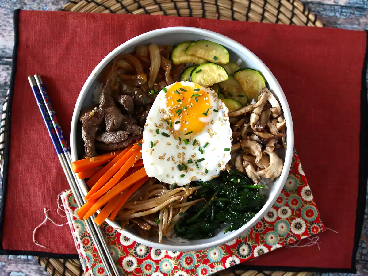 Bibimbap, das traditionelle koreanische Gericht - foto 4