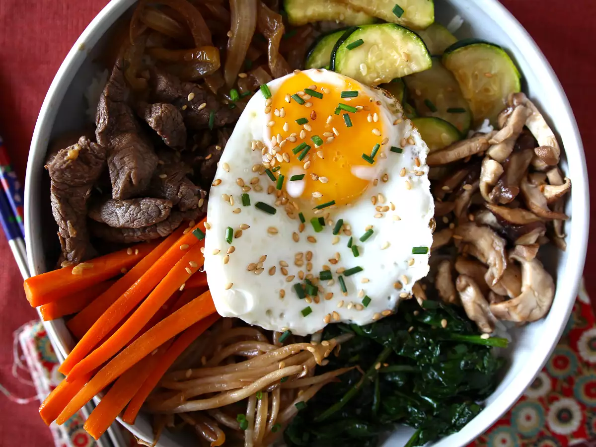 Bibimbap, das traditionelle koreanische Gericht - foto 6