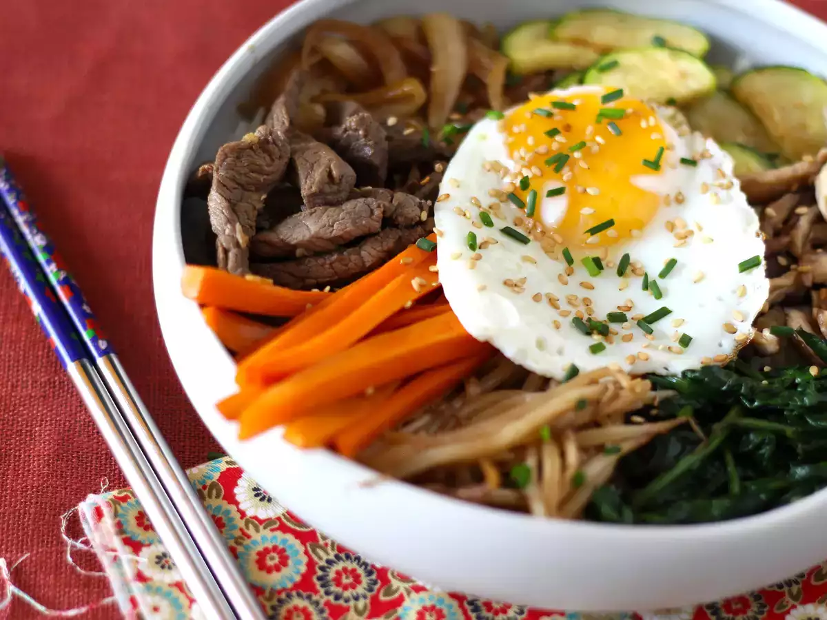Bibimbap, das traditionelle koreanische Gericht - foto 8