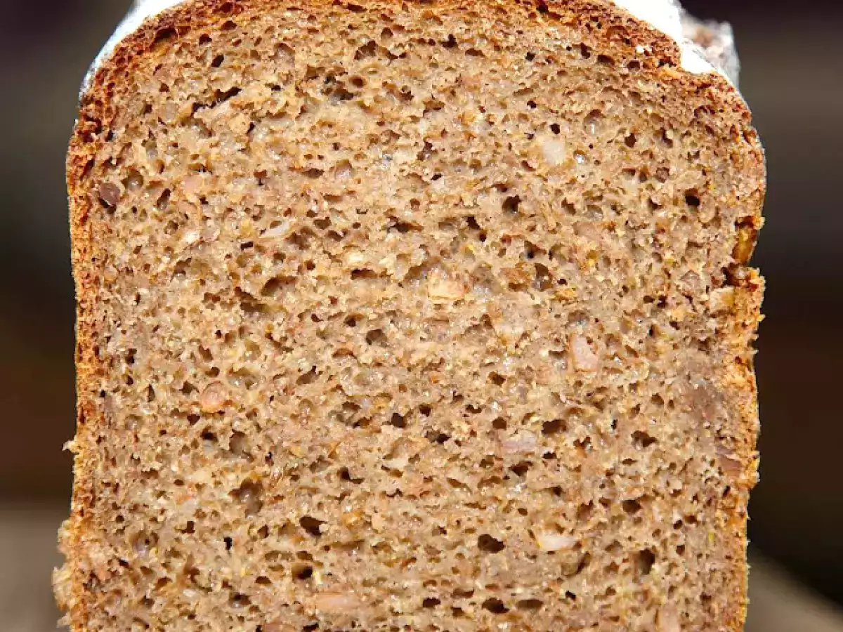 Bio-Roggen-Vollkornbrot mit Apfelmus