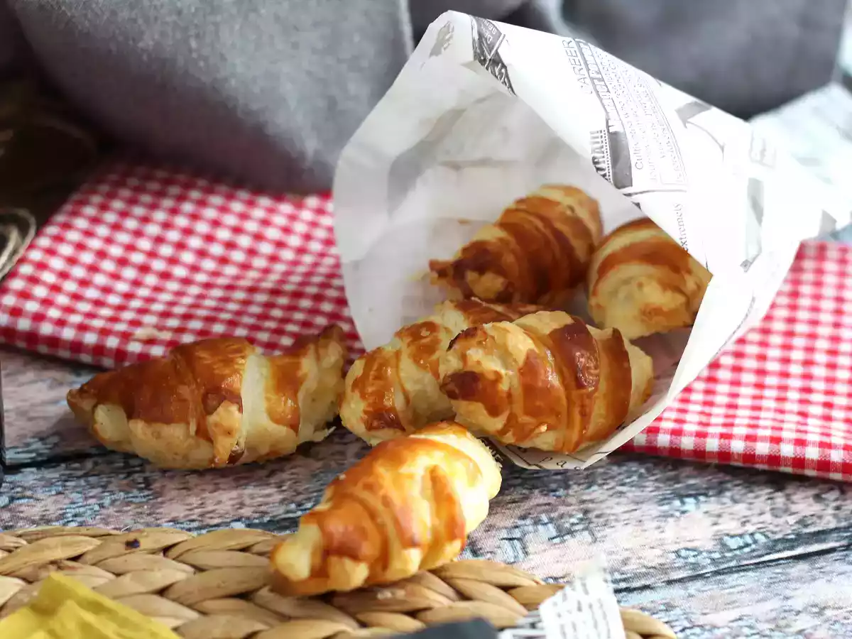 Blätterteig-Croissants mit Béchamel, Schinken und Käse - foto 3