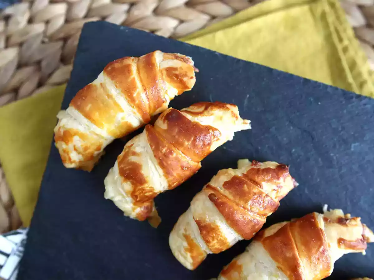 Blätterteig-Croissants mit Béchamel, Schinken und Käse - foto 4