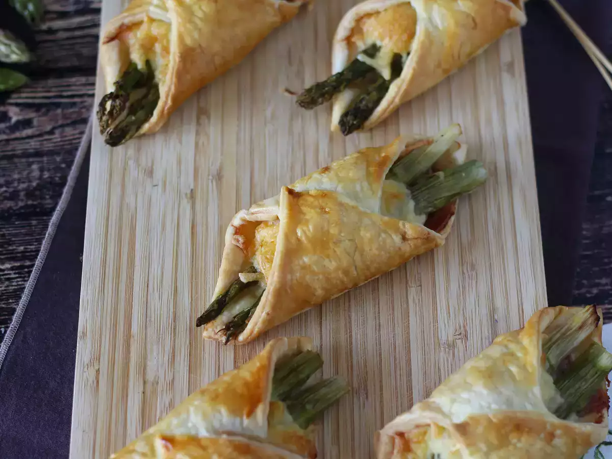 Blätterteig-Häppchen mit Spargel, Rohschinken und Mozzarella - foto 4