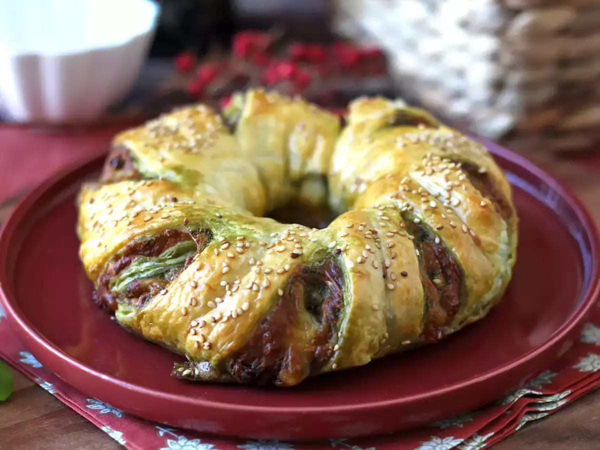 Blätterteigkranz mit Pesto, Mozzarella und getrockneten Tomaten - foto 7