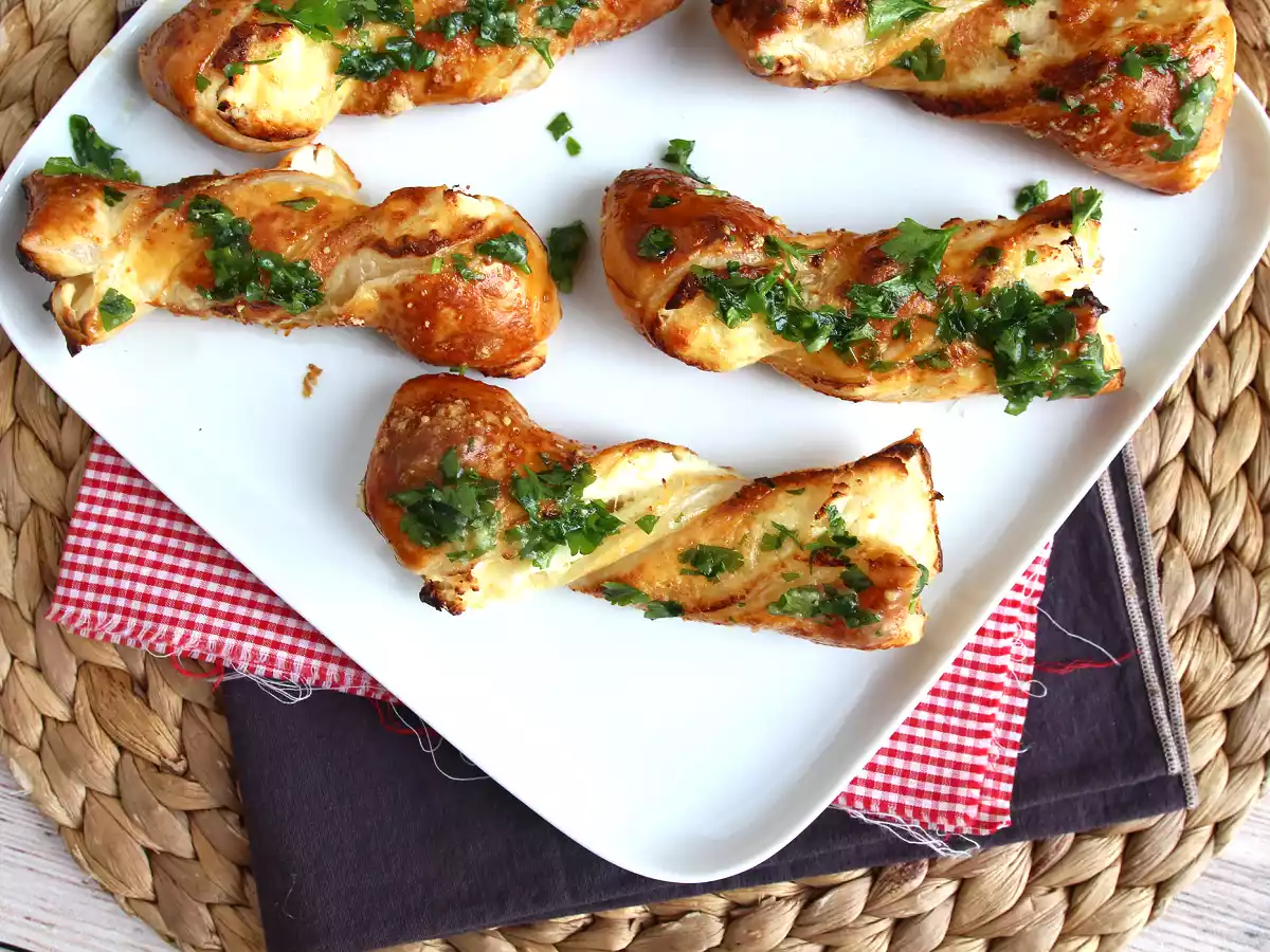 Blätterteigtwister mit Käse und Petersilie: ein Muss für den Aperitif - foto 5