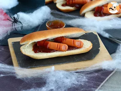 Blutige Halloween-Hotdogs