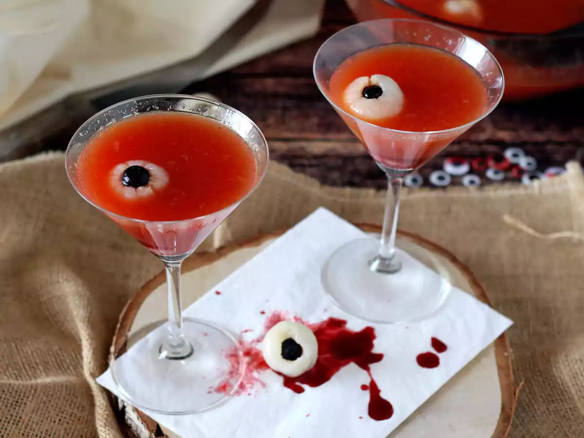 Blutiger Cocktail für Halloween, zum teilen und ohne Alkohol!- Halloween Cocktail