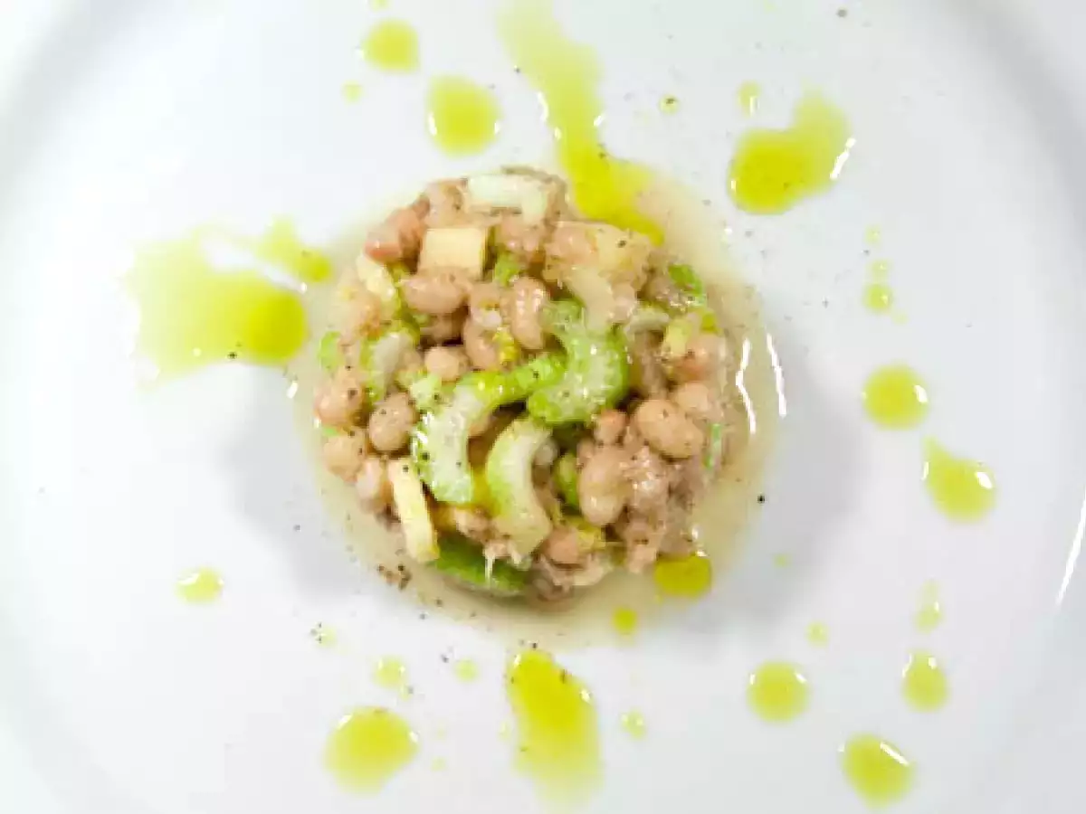 Bohnen Sellerie Apfel Salat mit Hanföl