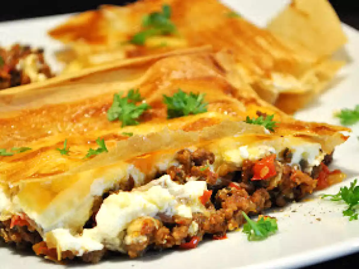 Börek vom Blech (mit Hackfleisch & Feta)