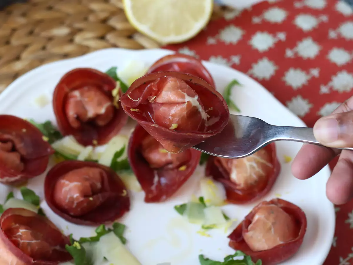 Bresaola-Tortelloni mit Rucola und Ricotta: raffiniert und in 10 Minuten fertig! - foto 2