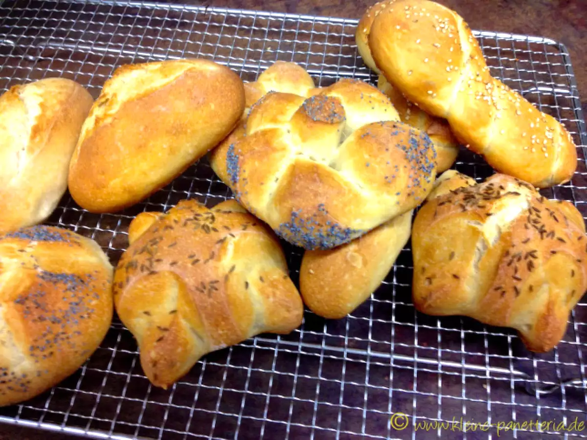 Brötchen aus Silvestergebäckteig