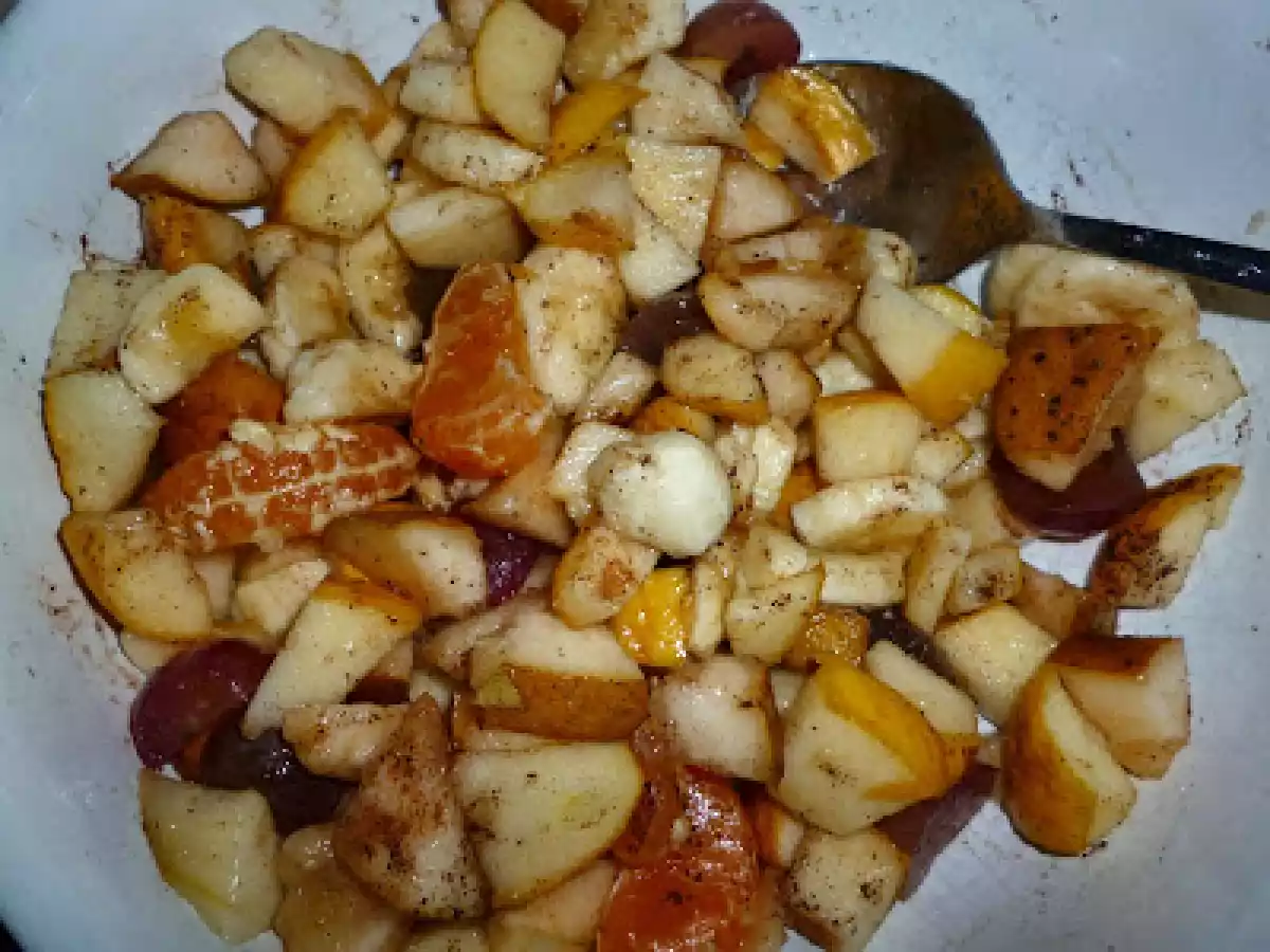 Brötchen mit Margarine Chips und Sekt