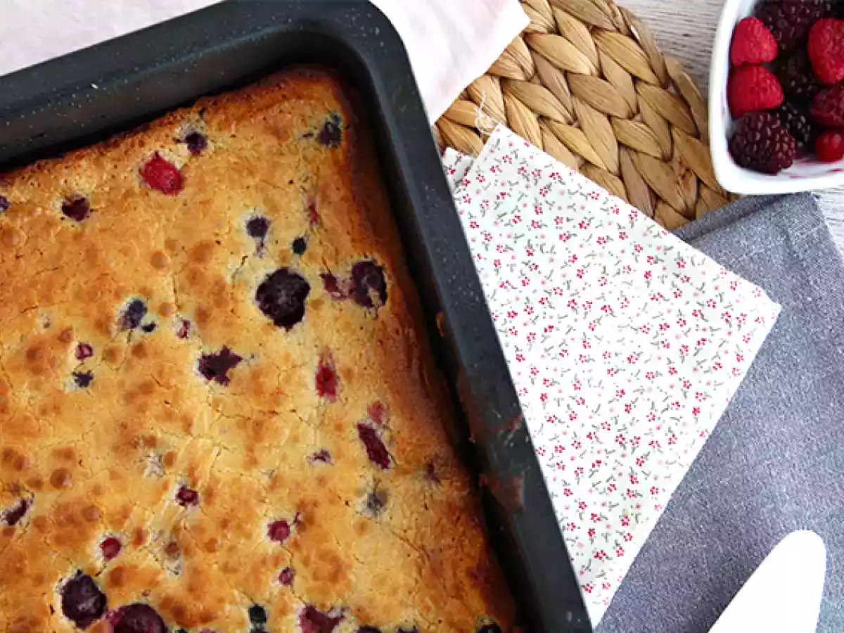 Brownie mit weißer Schokolade und roten Früchten (Blondie) - foto 4