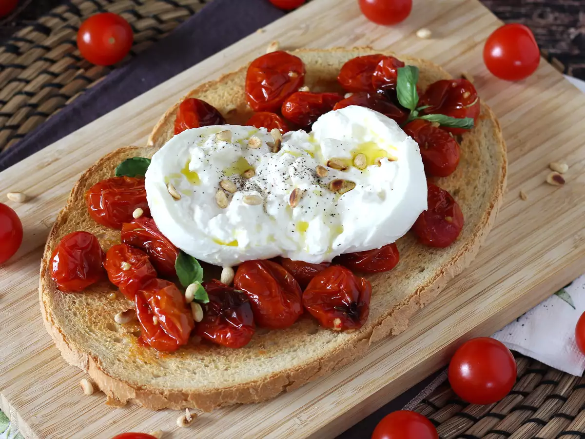 Bruschetta mit gerösteten Tomaten und Burrata - foto 3