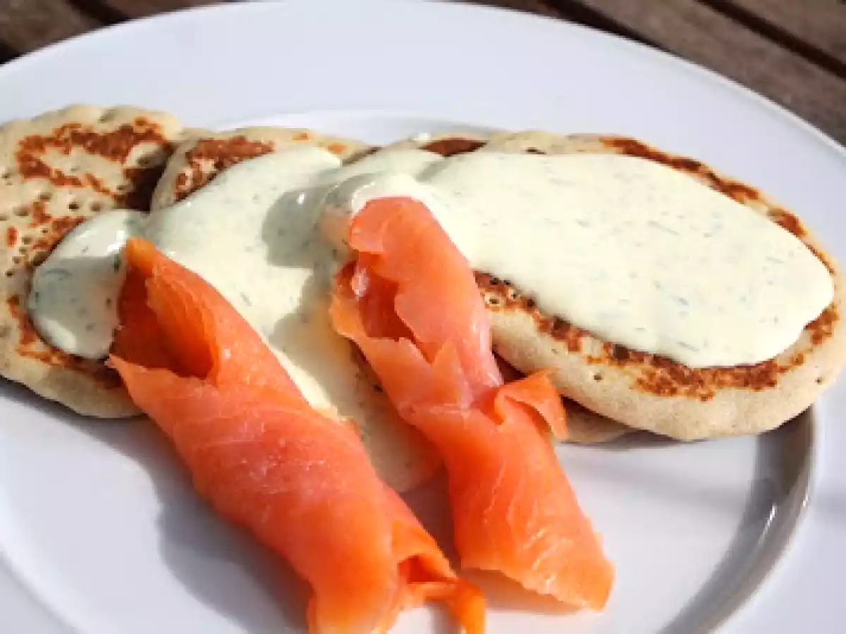 Buchweizen-Blini mit Lachs