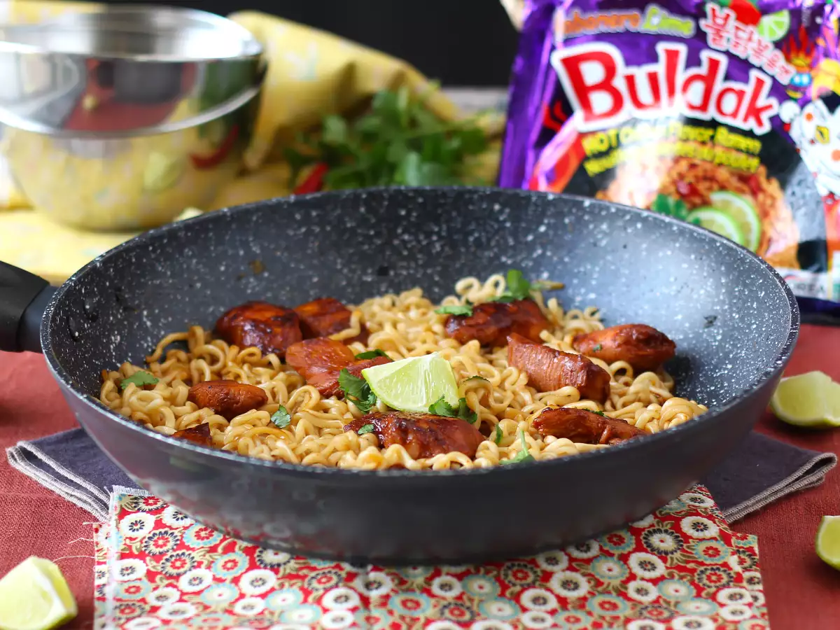 Buldak Habanero-Lime-Nudeln zubereiten: Rezept mit mariniertem Hähnchen - foto 2