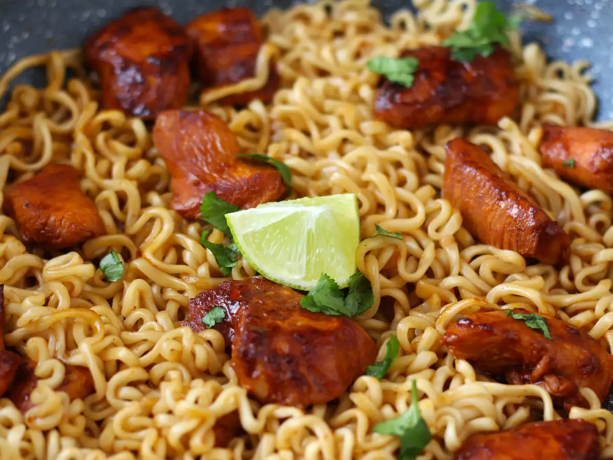 Buldak Habanero-Lime-Nudeln zubereiten: Rezept mit mariniertem Hähnchen - foto 7