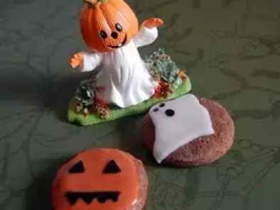 Bunte Halloweencookies