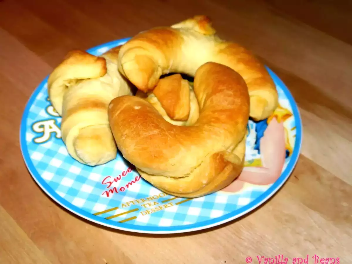 Butter Yeast Croissants | Butterhörnchen