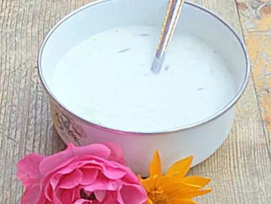Cacık / Traditionelle Joghurt-Gurkensuppe