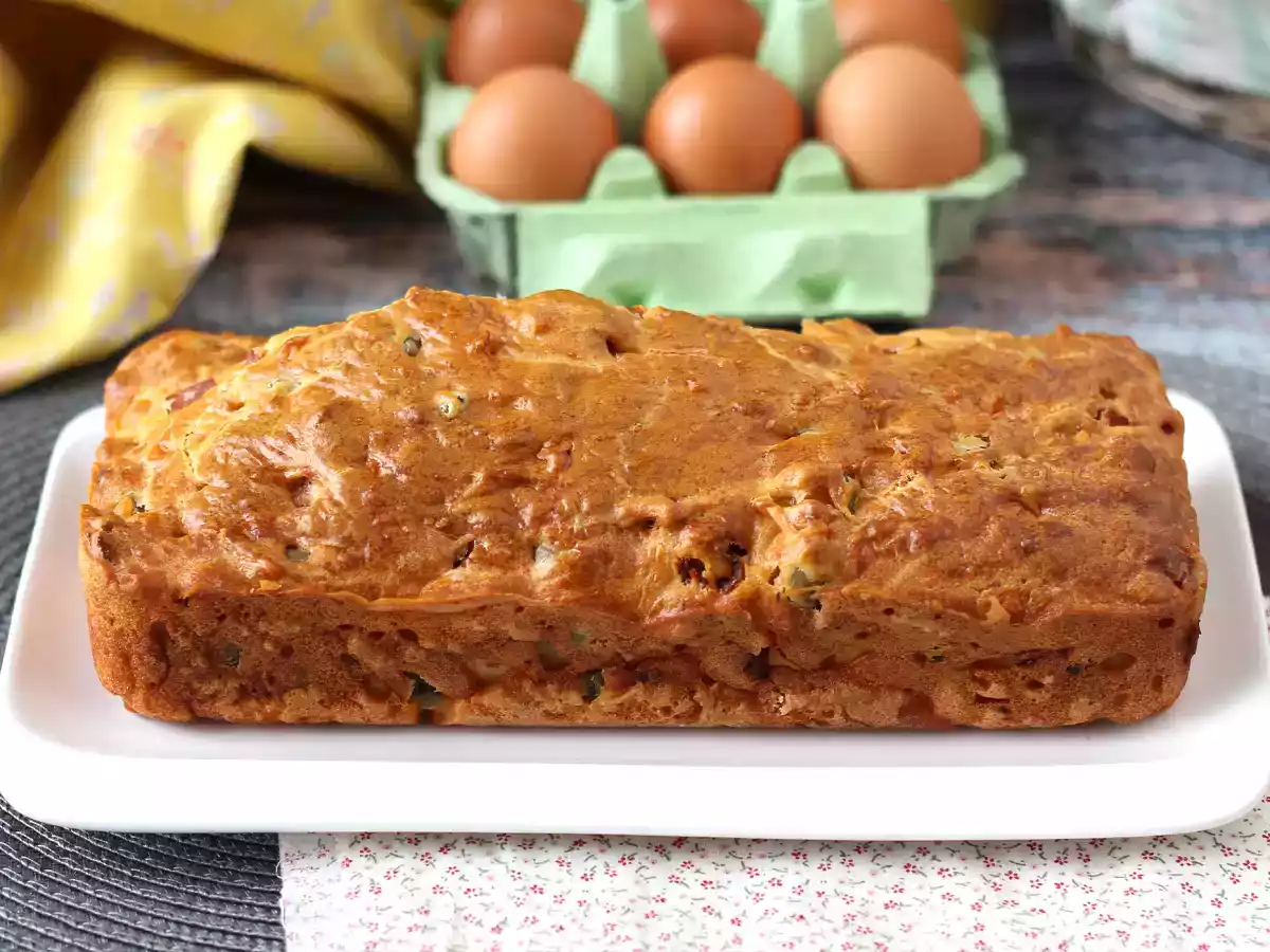 Cake mit Schinken, Oliven und getrockneten Tomaten mit Skyr - foto 2
