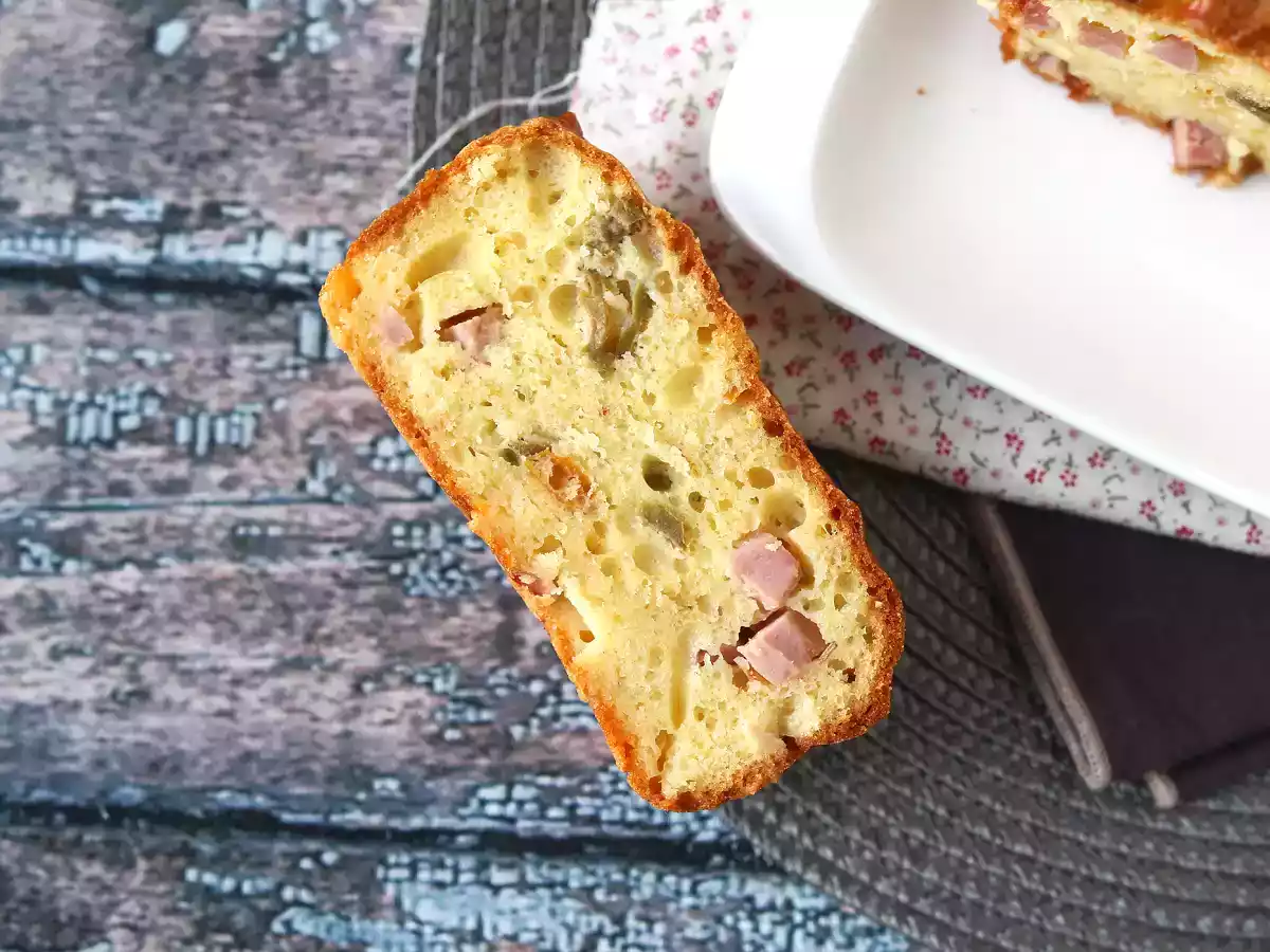 Cake mit Schinken, Oliven und getrockneten Tomaten mit Skyr - foto 3