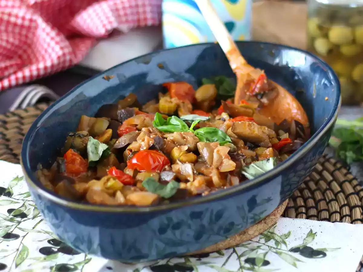 Caponata Siciliana, ein unverzichtbares italienisches Rezept, schnell und einfach