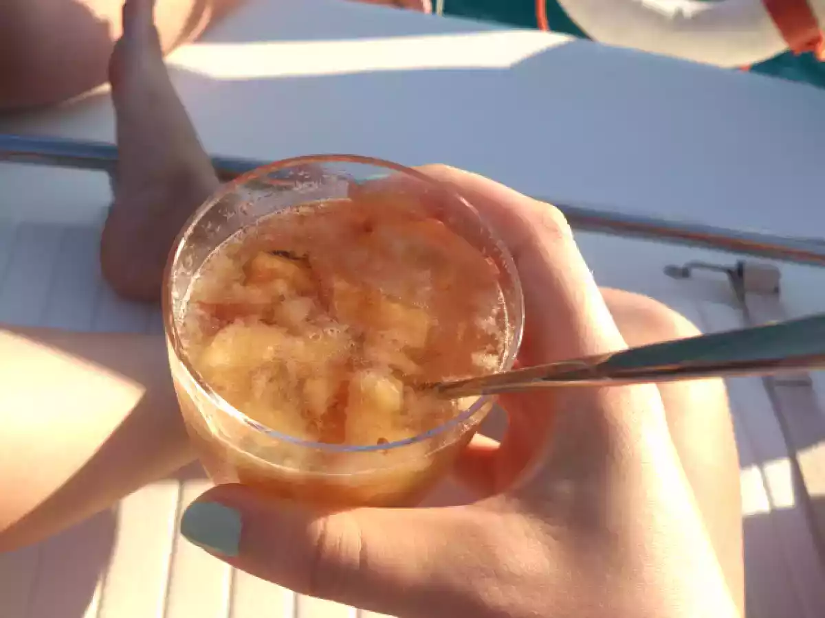 Captain’s party mit obstsalat-prosecco von der crew tranquillus