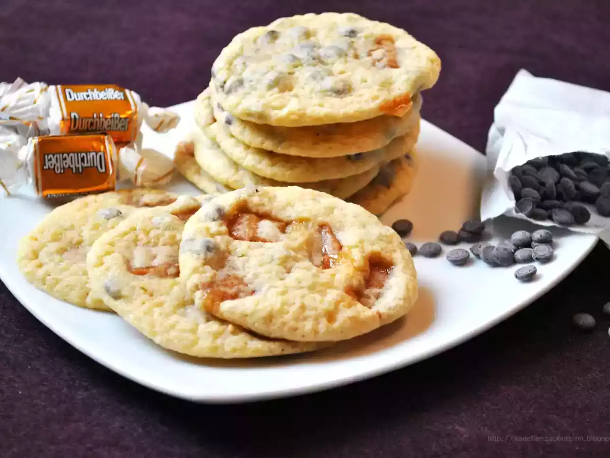 Caramel & Chocolate Chip Cookies