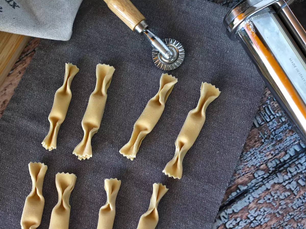Caramelle: bonbonförmige Ravioli mit Kürbis-Ricotta-Füllung - foto 5