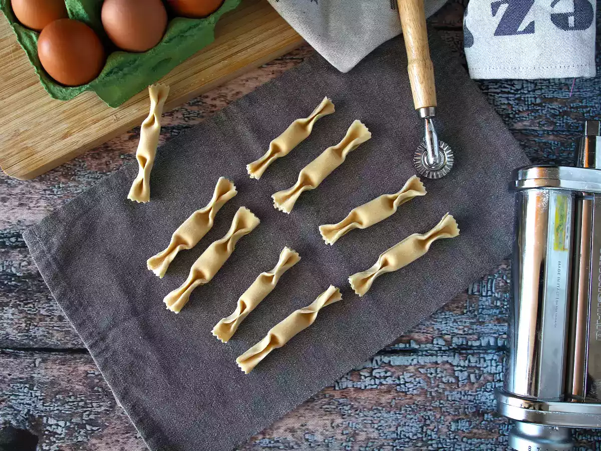Caramelle, die bonbonförmigen Ravioli, Füllung mit Kürbis und Ricotta - foto 4