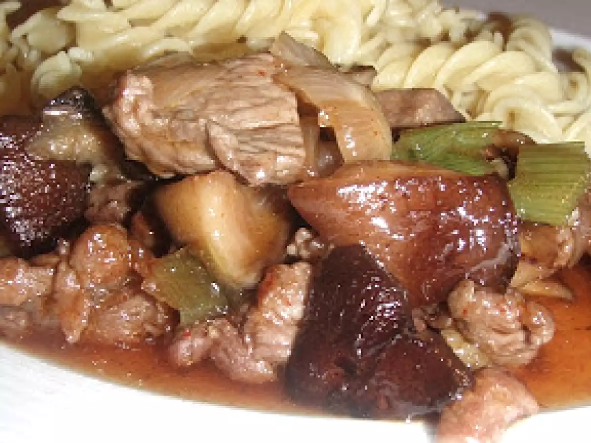 Caramellisiertes Rindfleisch mit Shiitakepilze