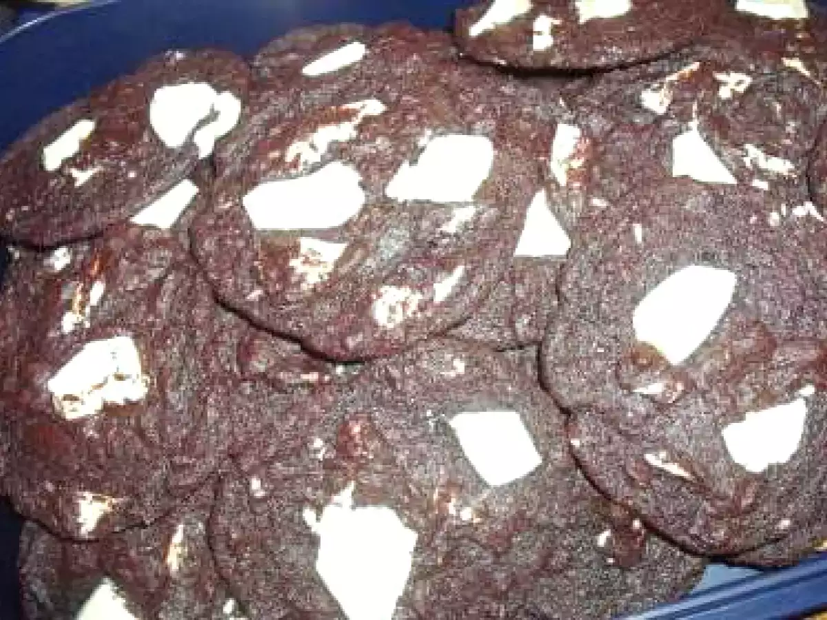 Chewy White Chocolate, Chocolate Cookies - foto 3