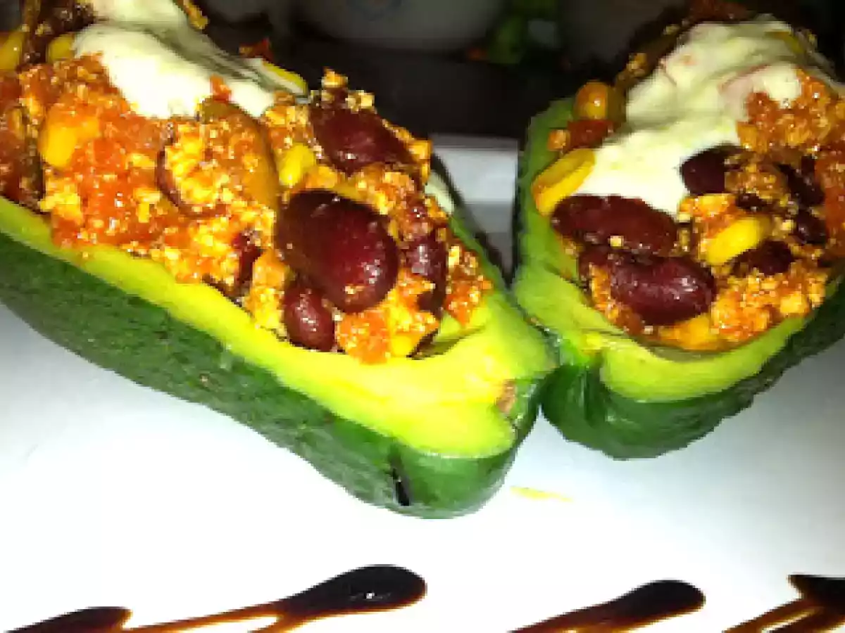 Chili sin Carne mit Avocado Topping
