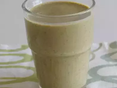 Chocolate banana (and through some spinach ... GREEN) smoothie