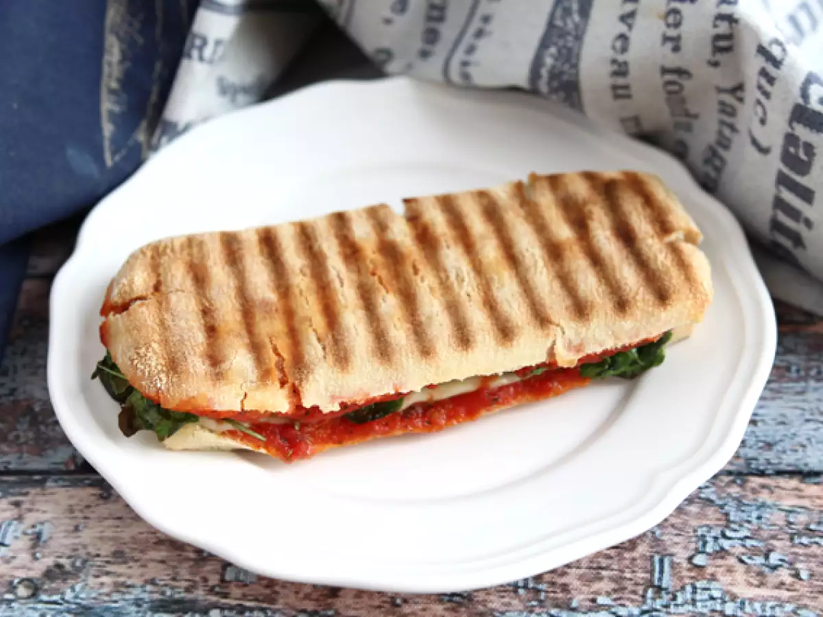 Chorizo-Emmentaler-Panini - foto 2