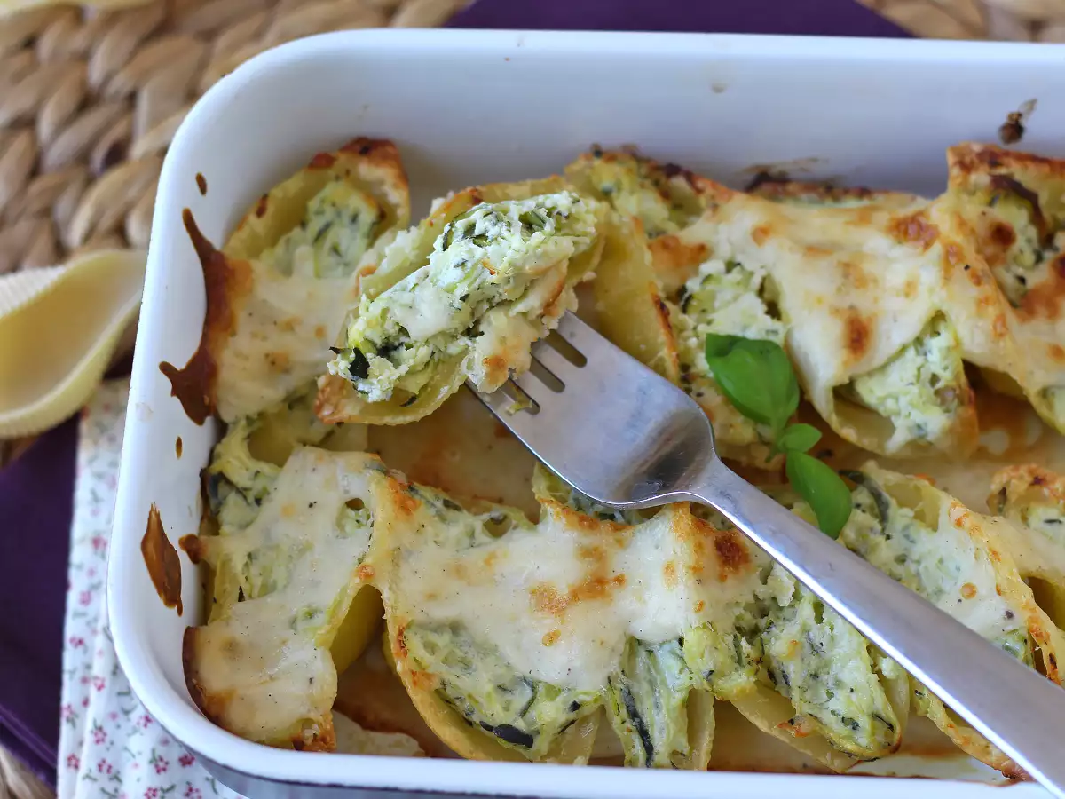 Conchiglioni gefüllt mit Ricotta, Zucchini und Zitrone: cremig und gratiniert im Ofen