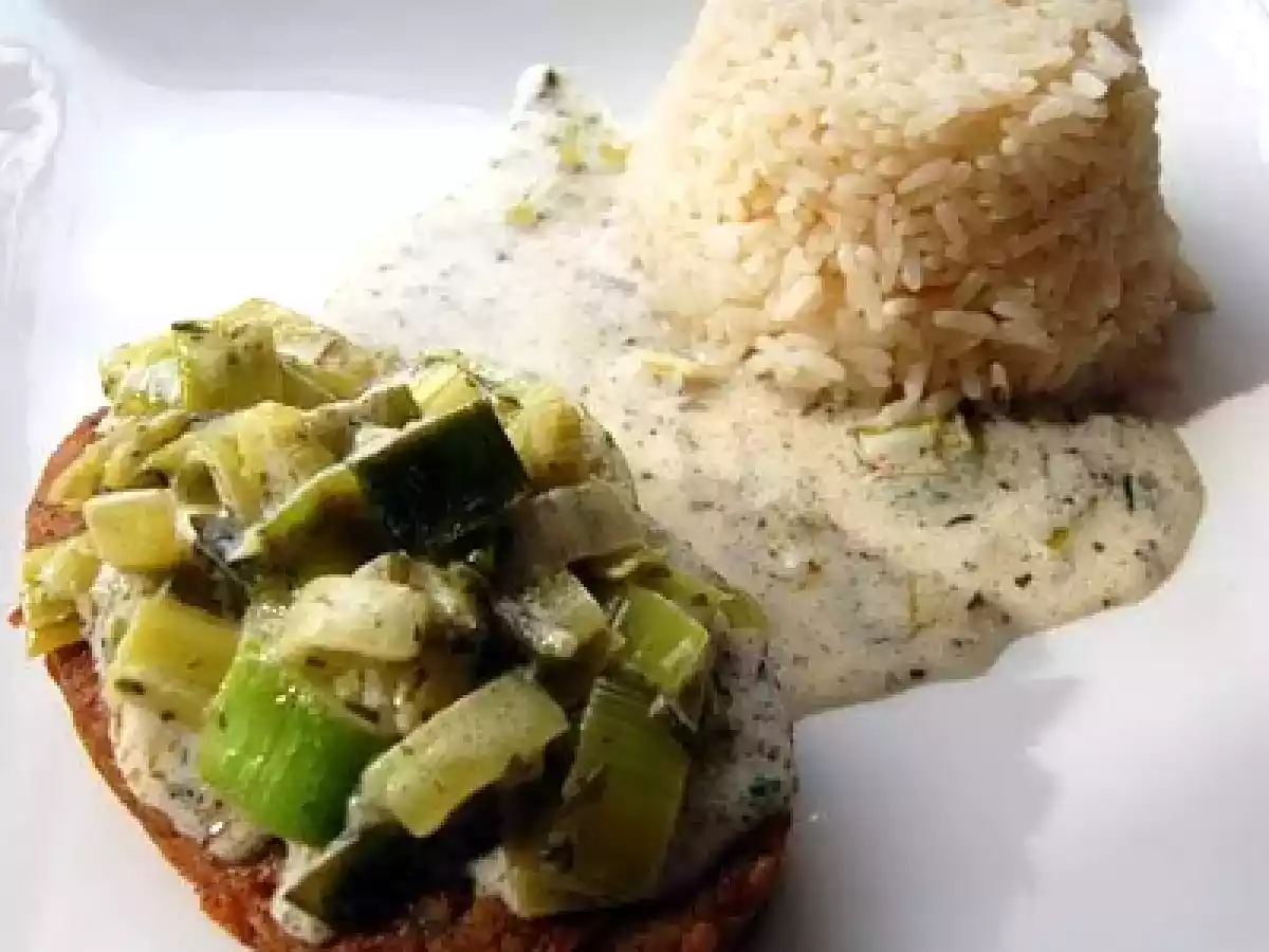 Cookmania meets Gemüseregal: Lauch-Kräutersoße mit Reis