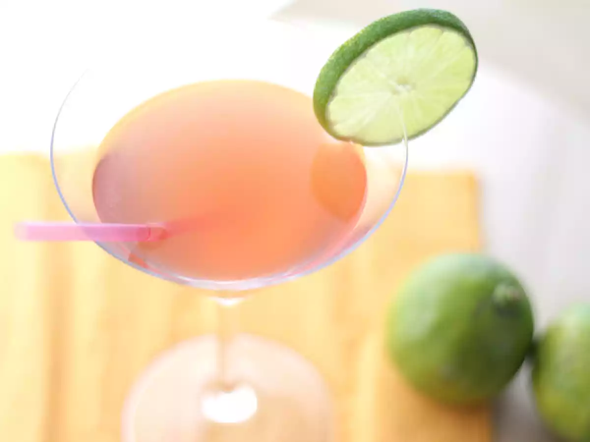 Cosmopolitan mit Cranberry-Saft - foto 2