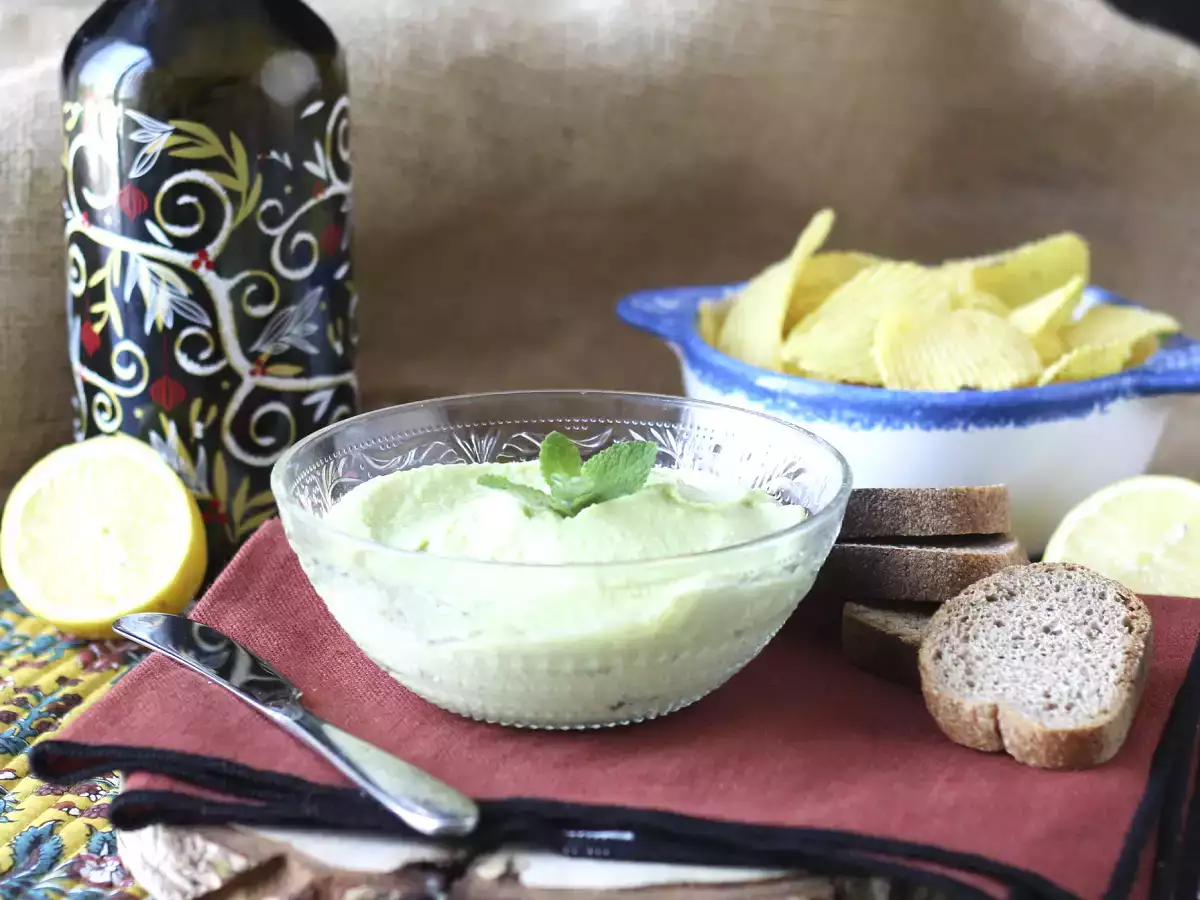 Cremige Avocado-Mayonnaise mit hartgekochtem Ei - ohne rohes Ei - foto 3