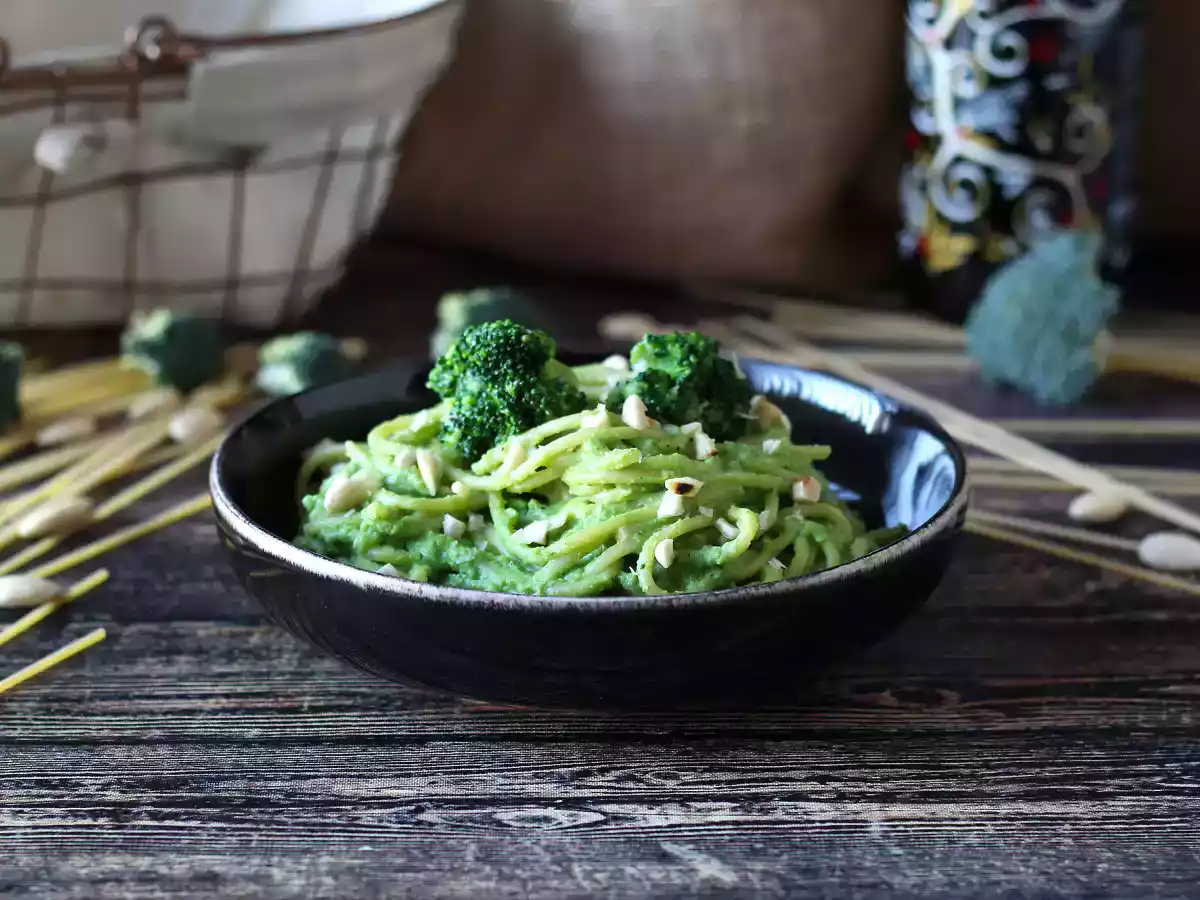Cremige Nudeln mit Brokkoli und Mandeln: ein einfach zuzubereitendes und schmackhaftes Gericht - foto 4