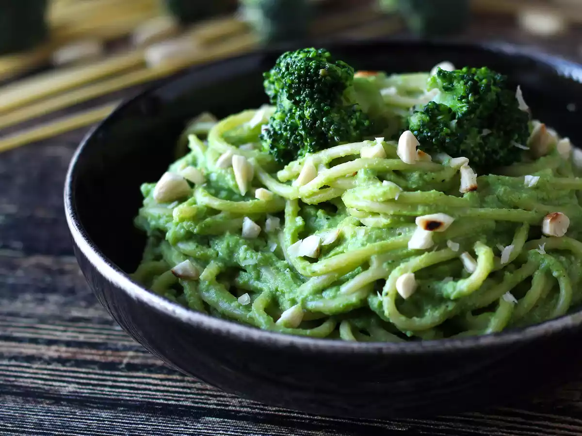 Cremige Nudeln mit Brokkoli und Mandeln: ein einfach zuzubereitendes und schmackhaftes Gericht - foto 5