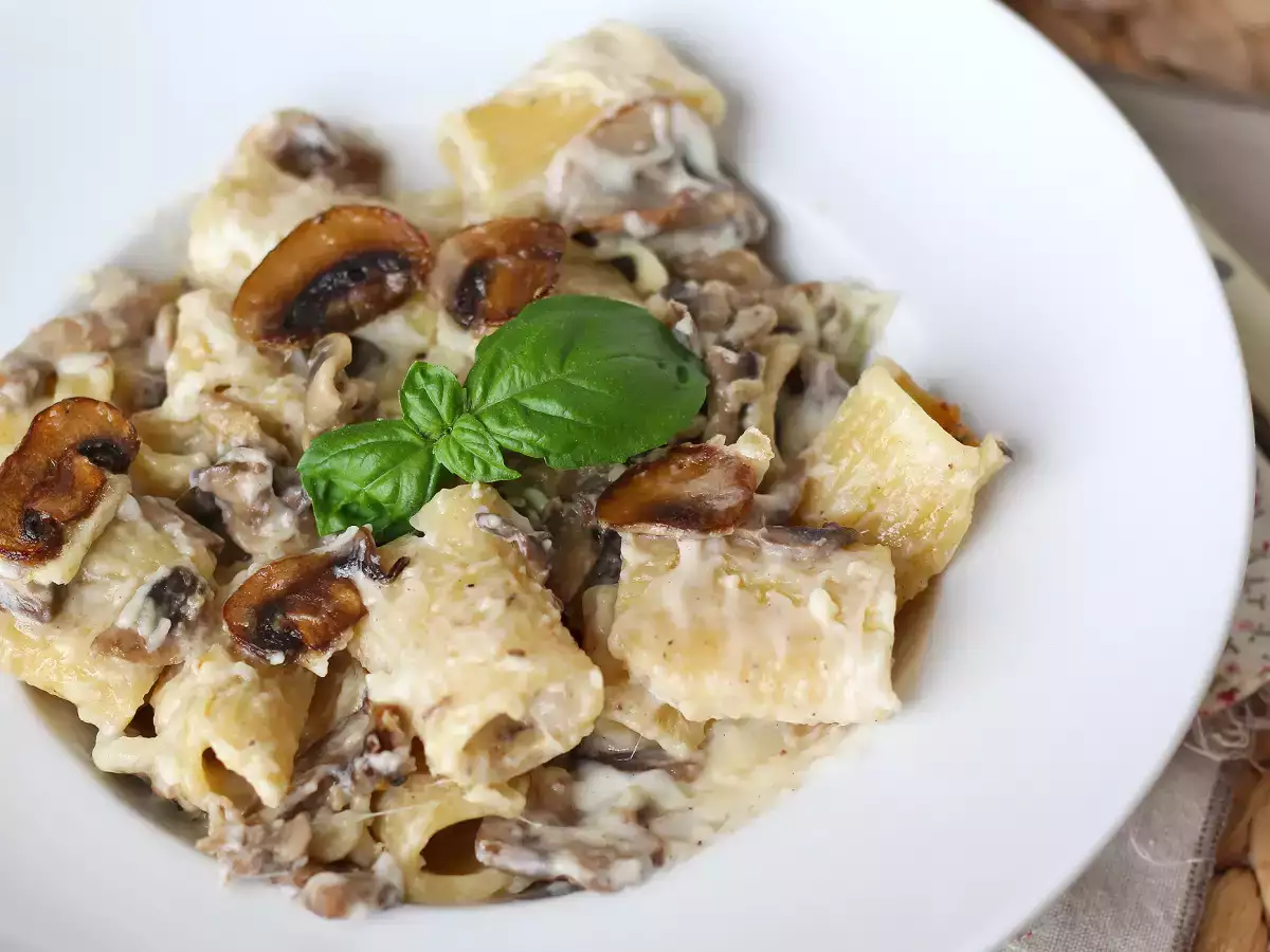 Cremige Pasta mit Champignons und Sahne: ein einfaches Nudelgericht mit authentischem Geschmack - foto 3
