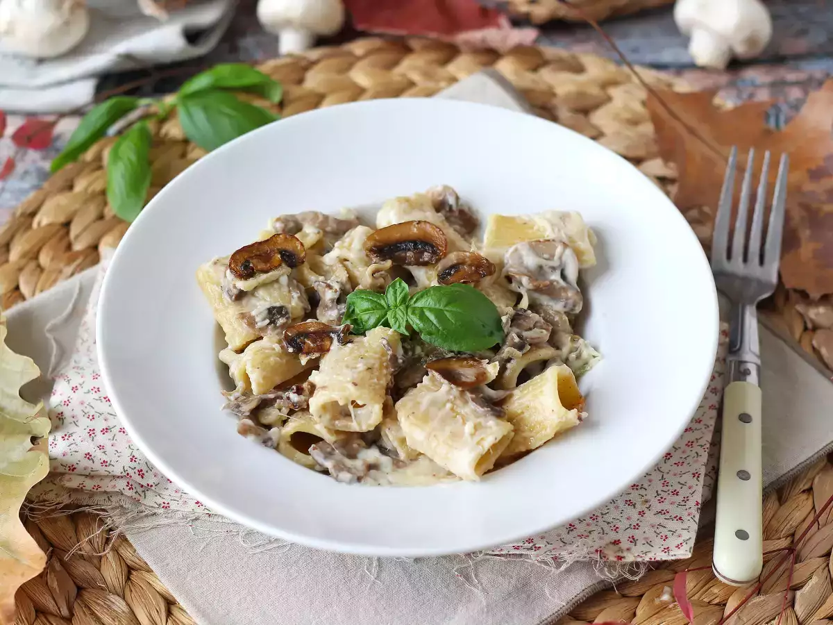 Cremige Pasta mit Champignons und Sahne: ein einfaches Nudelgericht mit authentischem Geschmack - foto 4