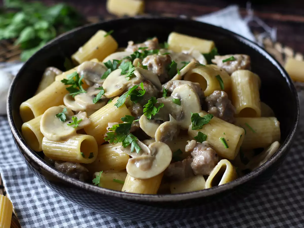Cremige Pasta mit Pilzen und Salsiccia - foto 3